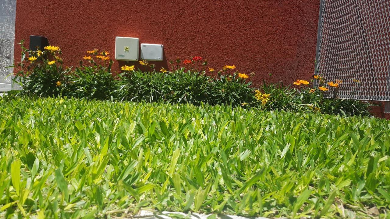Lugones Ezeiza Exterior foto